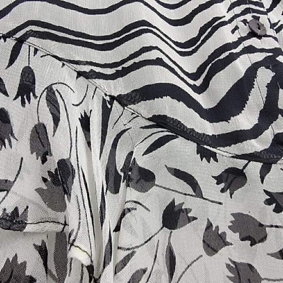 Phool Women's M B&W Floral V Neck Long Flare Sleeve Ruffled Contour Blouse - Picture 7 of 13